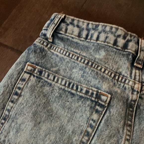 Zara Distressed Denim Shorts - Picture 7 of 7